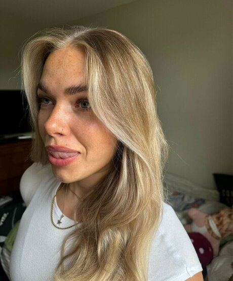 Izzy Swin onlyfans leaks xxx