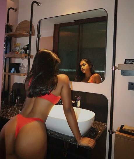 Shaniya Nisha onlyfans archive