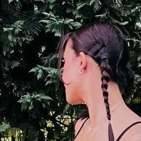 Ebrukzlyr onlyfans nudes