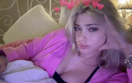 Lola Visage naked on onlyfans