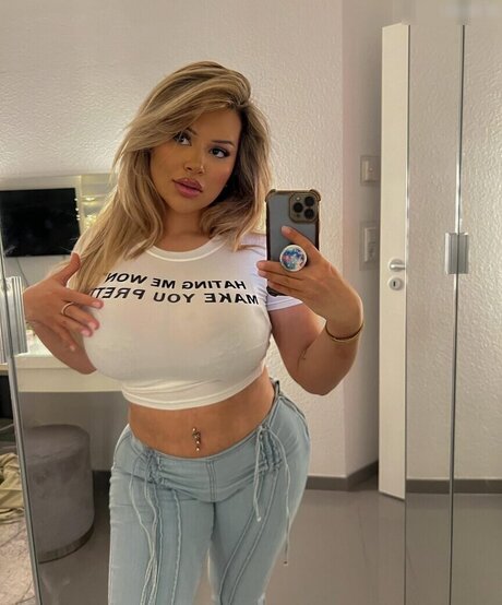 Nilufarsra sexy onlyfans