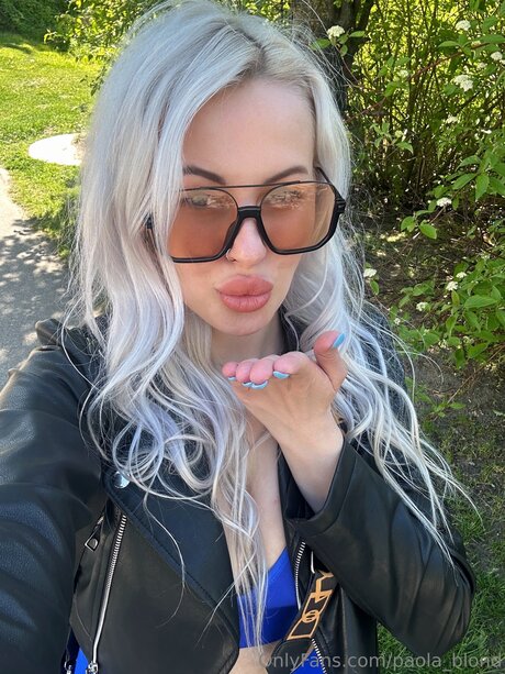 Paola blond naked only fans