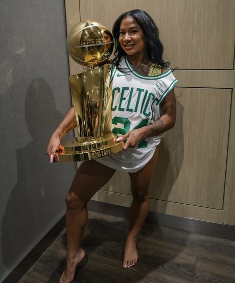 Jordan Chiles nsfw onlyfans