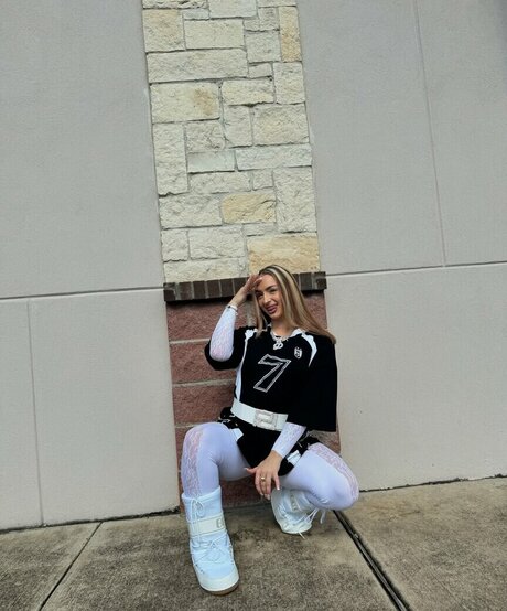 des suzanne onlyfans leaked photos