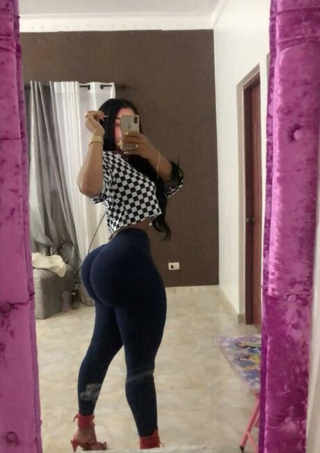 Yinett Baez leaks onlyfans