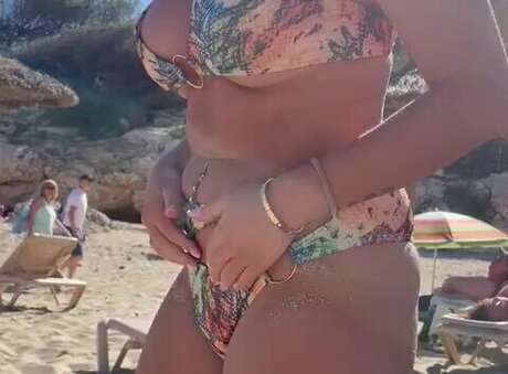 Leyla Lahouar onlyfans nude