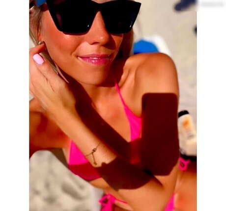 Lea sunshineee ms_ onlyfans leaks.