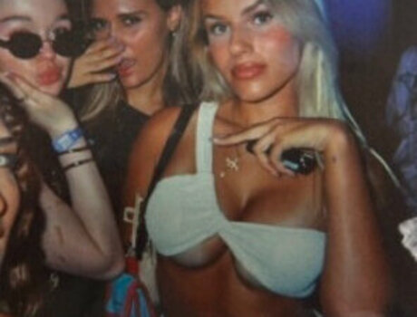 Sophie Schnur onlyfans boobs