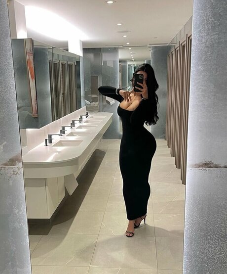 Kiana Dufour only fans photos