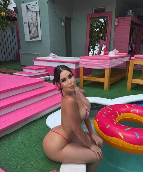 Sara Gonzales nude only fans leaks