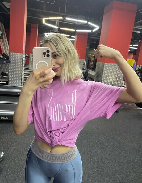 GloriaMatvien free only fans