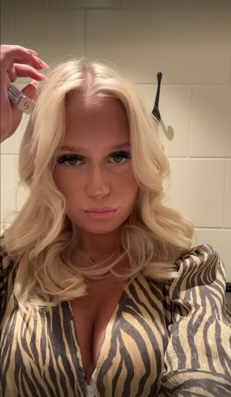 Nellytheoneandonly onlyfans content leaked