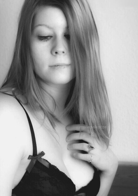 traumflauschmuschi naked onlyfans