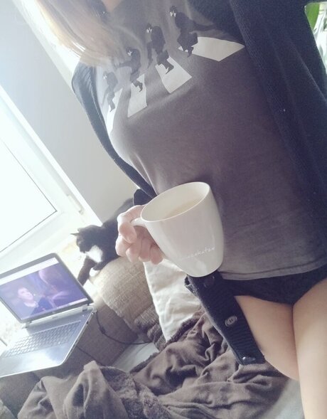 traumflauschmuschi onlyfans model