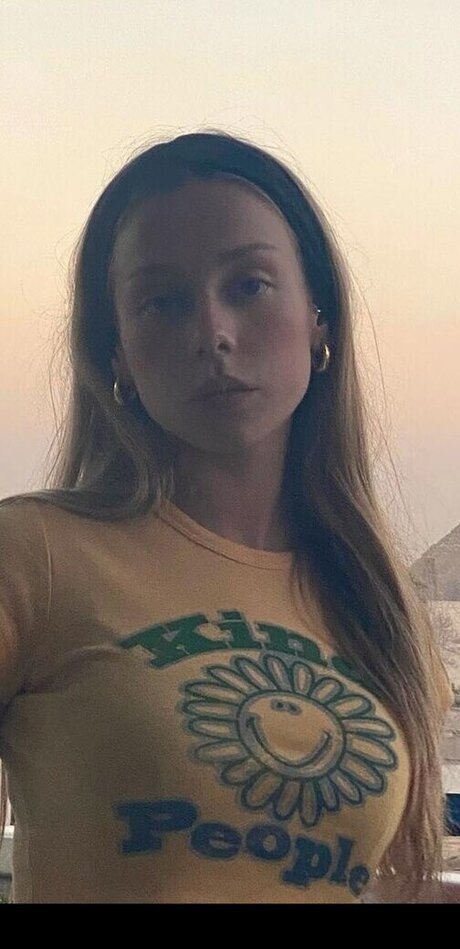 Ester Exp sito naked only fans