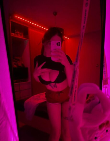 darkapojarkaof onlyfans porn leaked