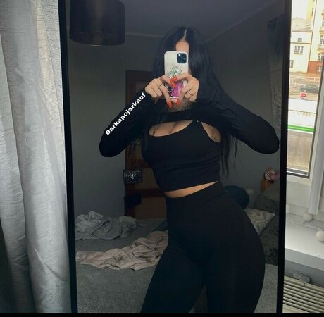 darkapojarkaof onlyfans striptease