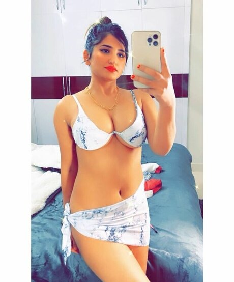 Rachel Sharma tits onlyfans