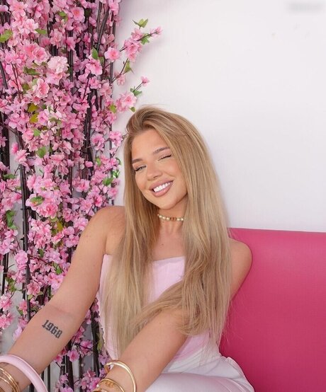 Elaine Victoria nude only fans leaks