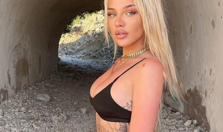 Elaine Victoria naked onlyfans