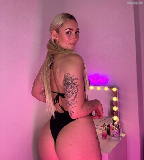 Itisemimarie onlyfans model images