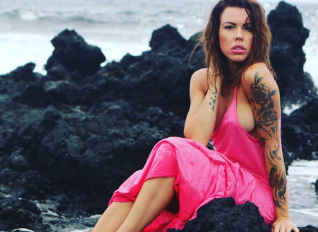 Lara Bergmann onlyfans striptease