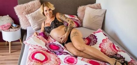 Lara Bergmann feet onlyfans