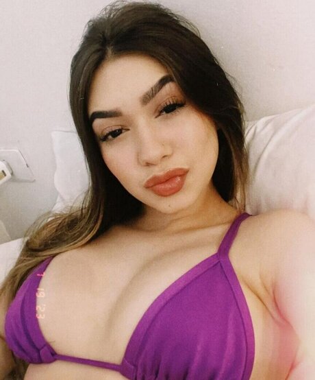 Lorrany Costa onlyfans content type