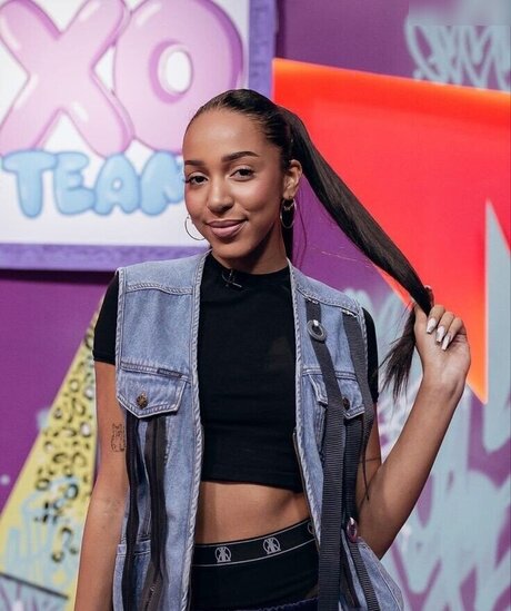 Aalishass Alishakone onlyfans striptease