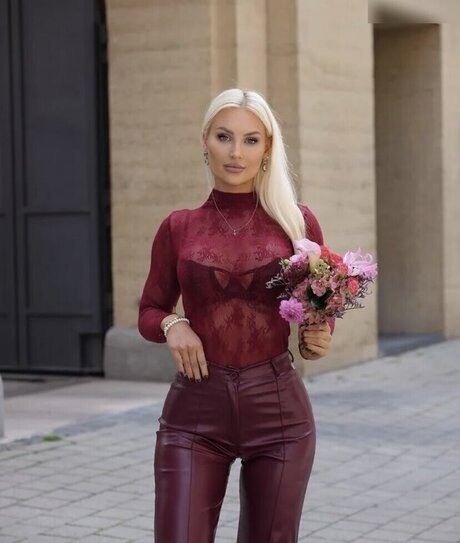 Giulie Hope Santana onlyfans naked leak