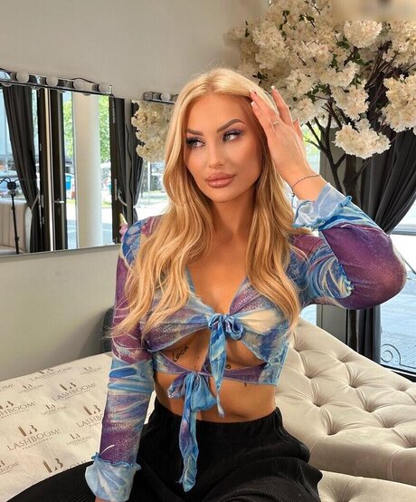 Giulie Hope Santana onlyfans ass