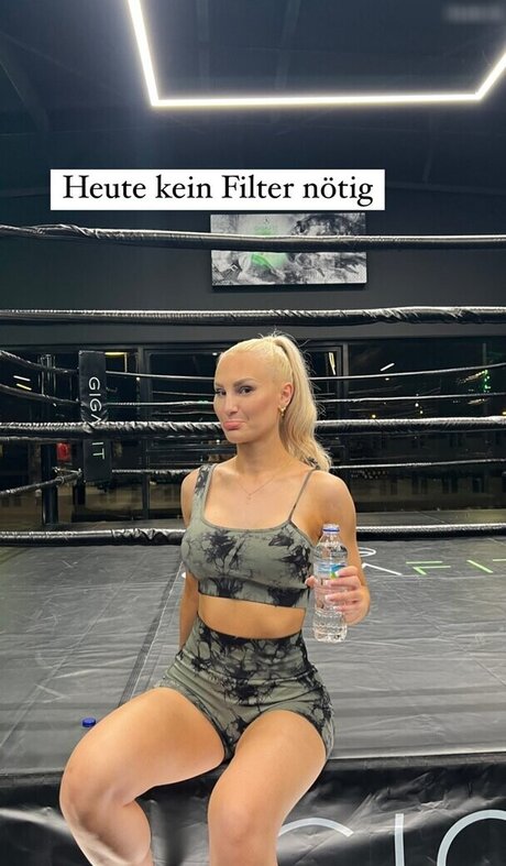 Giulie Hope Santana onlyfans pictures