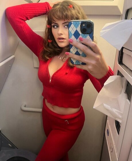 male naked onlyfans pornographic exposure