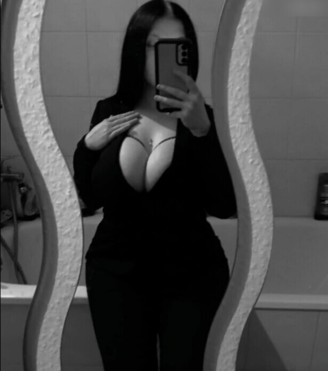 Schrpia_ is on onlyfans