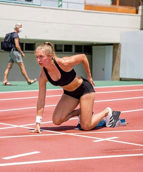 Gina L ckenkemper feet onlyfans