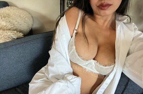 Emily Mai onlyfans leaked
