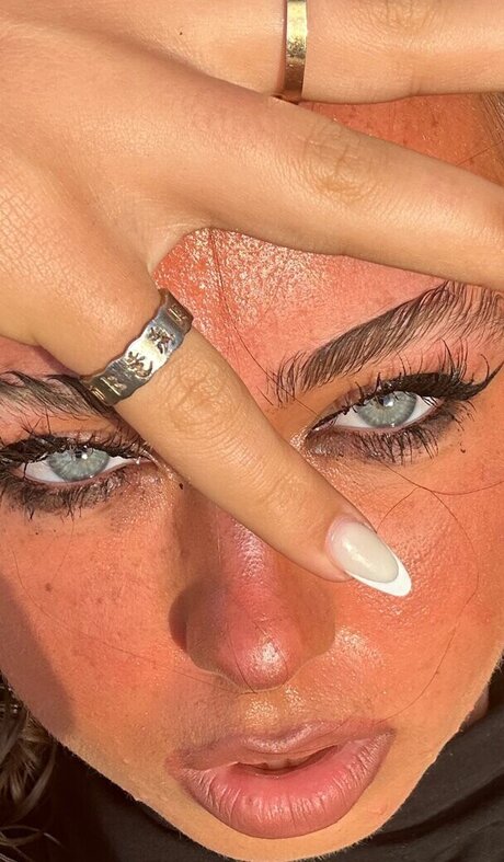 Olivia Alex onlyfans leak