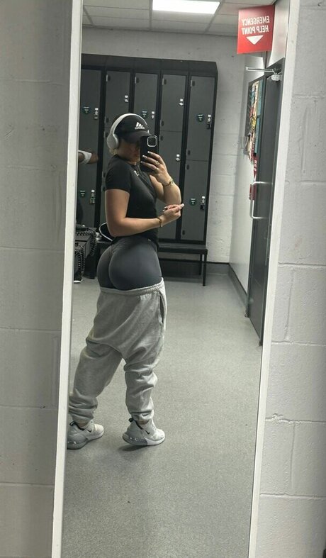 Olivia Alex onlyfans sex tape