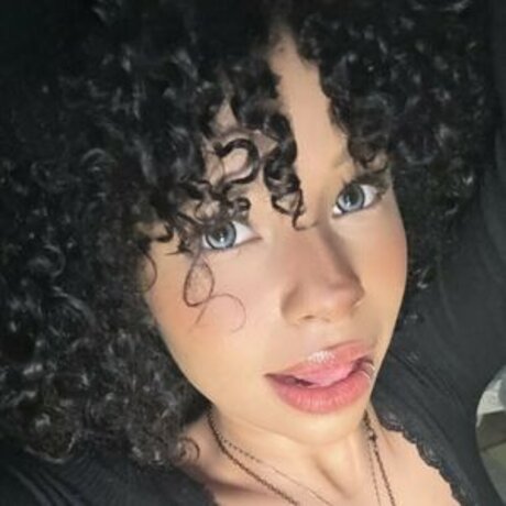 Ressonancee nude only fans