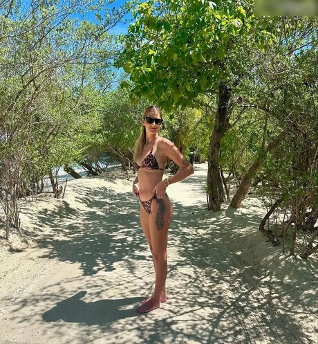 Prominent nude onlyfans pics