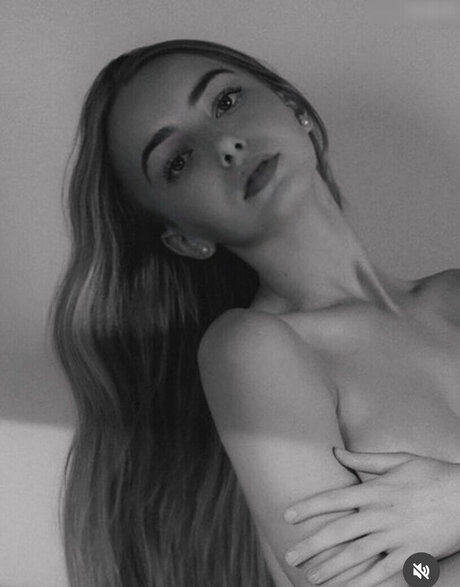 bodybuilder nude onlyfans erotic scene