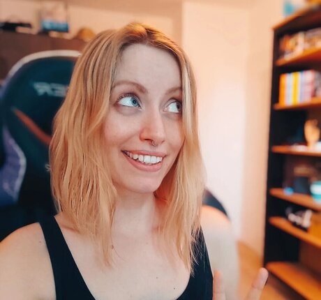 einfachsonina onlyfans sextape leak