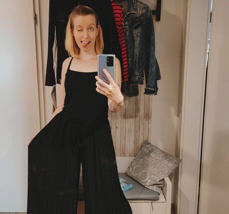 einfachsonina onlyfans nude photos