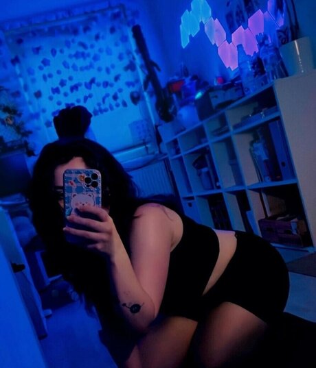 Lena Vanille onlyfans sexy