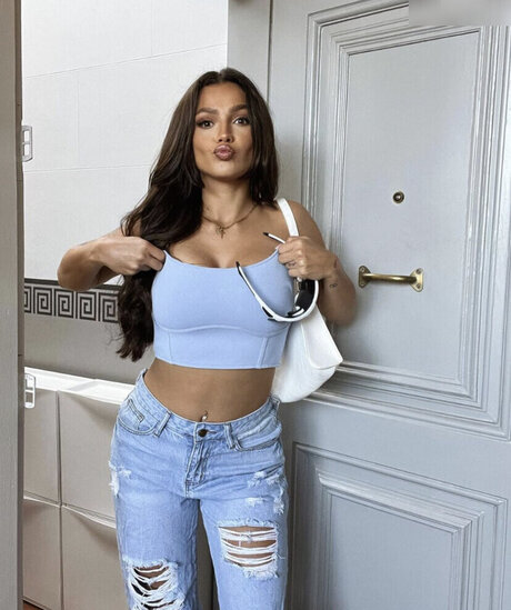 Jeje Lopes onlyfans naked pics