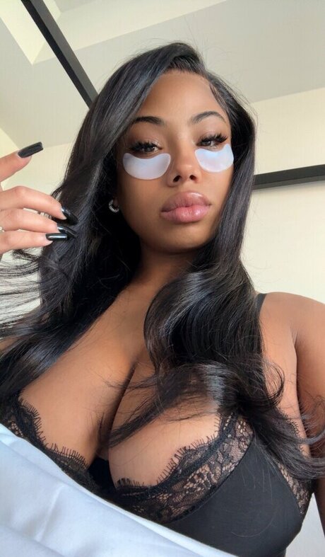 ayisha mia free onlyfans
