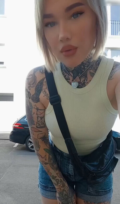 Typischblonnd is on onlyfans