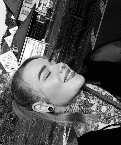 Typischblonnd naked onlyfans leaked