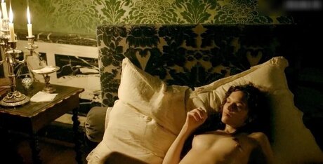 Versailles Fernsehserie_ nude onlyfans