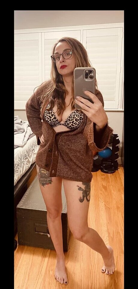 BellaSuede naked only fans